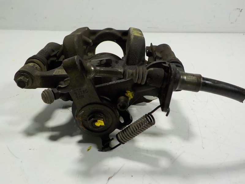 Recambio de pinza freno trasera derecha para opel mokka 1.7 16v cdti referencia OEM IAM 13300884  