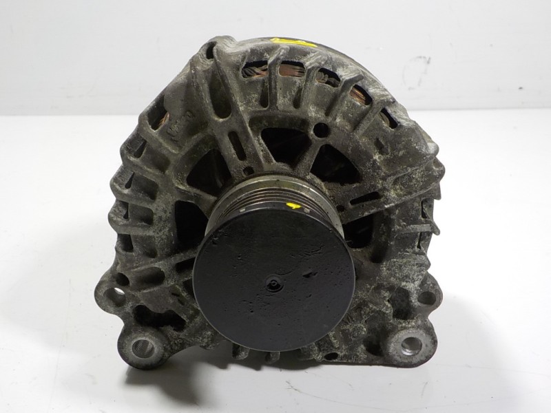 Recambio de alternador para seat leon (5f1) 1.6 tdi referencia OEM IAM 03L903023J 03L903023L 