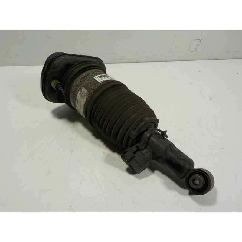 Recambio de amortiguador trasero derecho para bmw serie x5 (g05) xdrive 30d referencia OEM IAM 37106869038 76686903804 