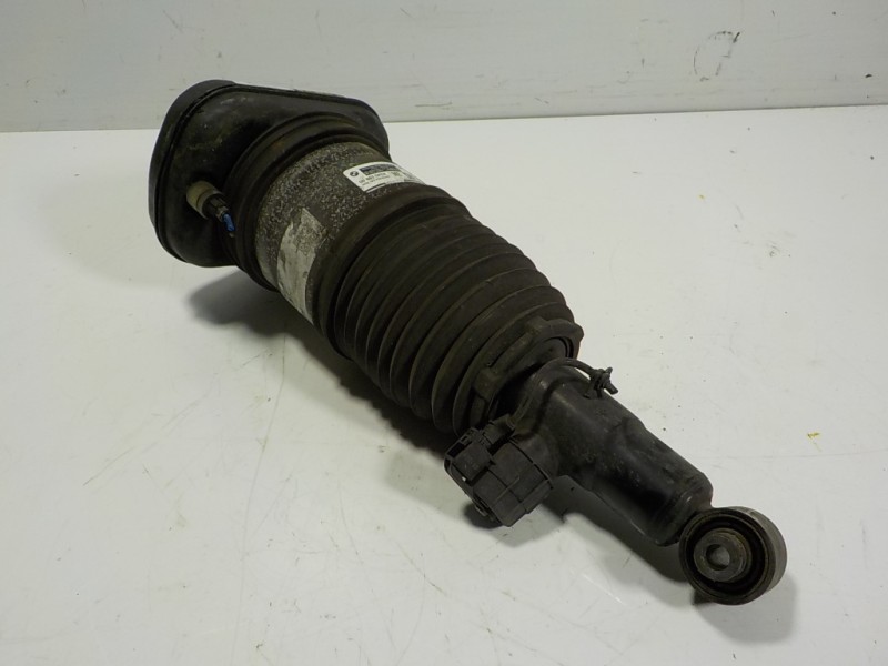 Recambio de amortiguador trasero derecho para bmw serie x5 (g05) xdrive 30d referencia OEM IAM 37106869038 76686903804 