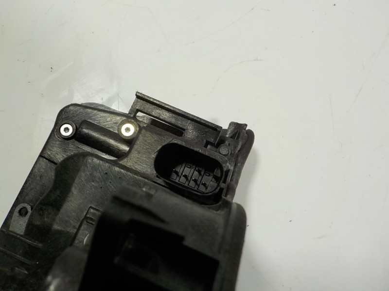 Recambio de cerradura puerta delantera derecha para bmw serie x5 (g05) xdrive 30d referencia OEM IAM 51229464892 5121946489203 