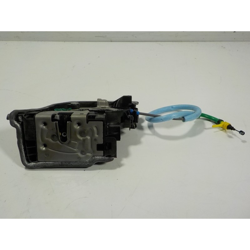 Recambio de cerradura puerta trasera izquierda para bmw serie x5 (g05) xdrive 30d referencia OEM IAM 51229464885 5122946488503 