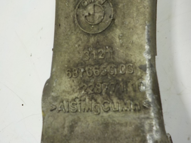 Recambio de mangueta delantera derecha para bmw serie x5 (g05) xdrive 30d referencia OEM IAM 31216876656 3121687665603 312068936