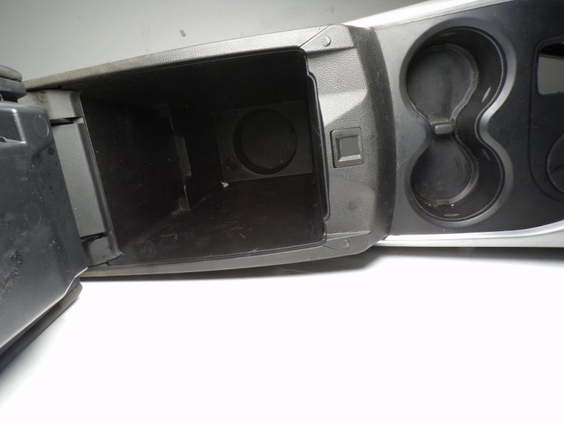 Recambio de apoyabrazos central para renault kadjar 1.6 dci diesel fap energy referencia OEM IAM 969209309R 969258644R 