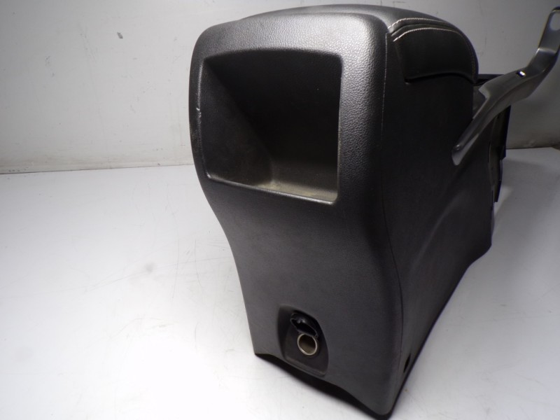 Recambio de apoyabrazos central para renault kadjar 1.6 dci diesel fap energy referencia OEM IAM 969209309R 969258644R 