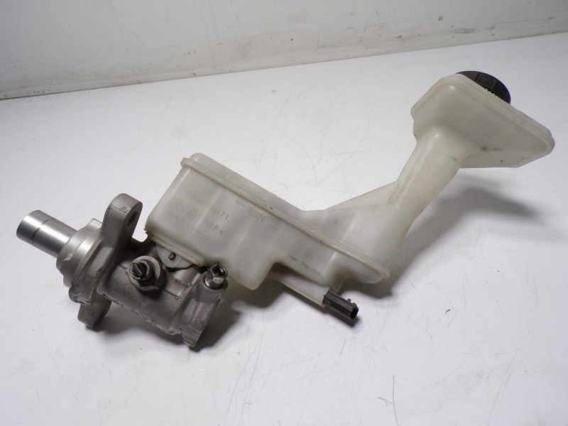 Recambio de bomba freno para renault kadjar 1.6 dci diesel fap energy referencia OEM IAM 460116191R 0204790171 