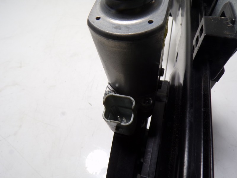 Recambio de elevalunas delantero derecho para renault kadjar 1.6 dci diesel fap energy referencia OEM IAM 807209732R 807207795R 