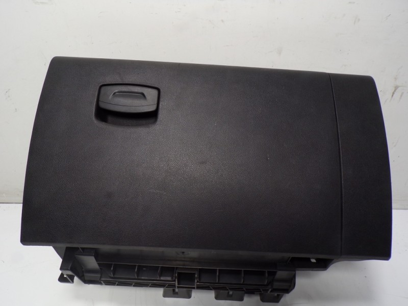Recambio de guantera para renault kadjar 1.6 dci diesel fap energy referencia OEM IAM 682526225R 685002635R 
