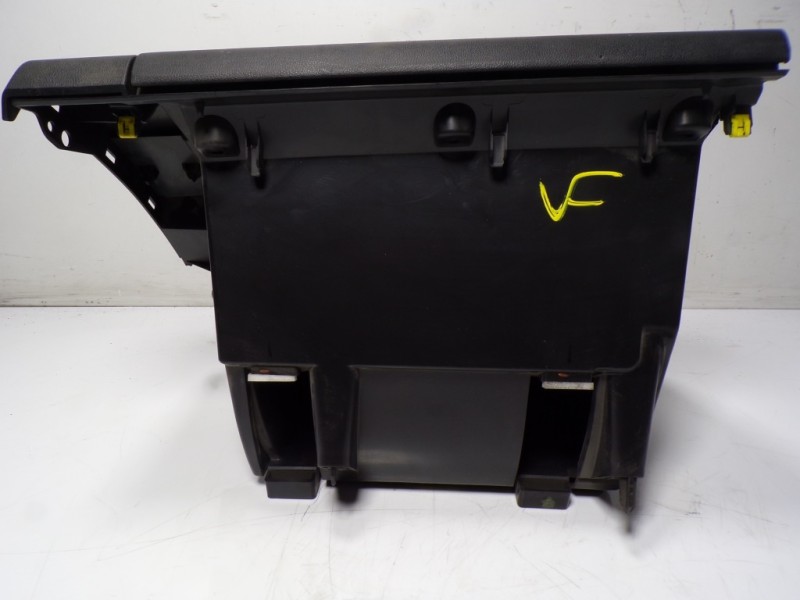 Recambio de guantera para renault kadjar 1.6 dci diesel fap energy referencia OEM IAM 682526225R 685002635R 