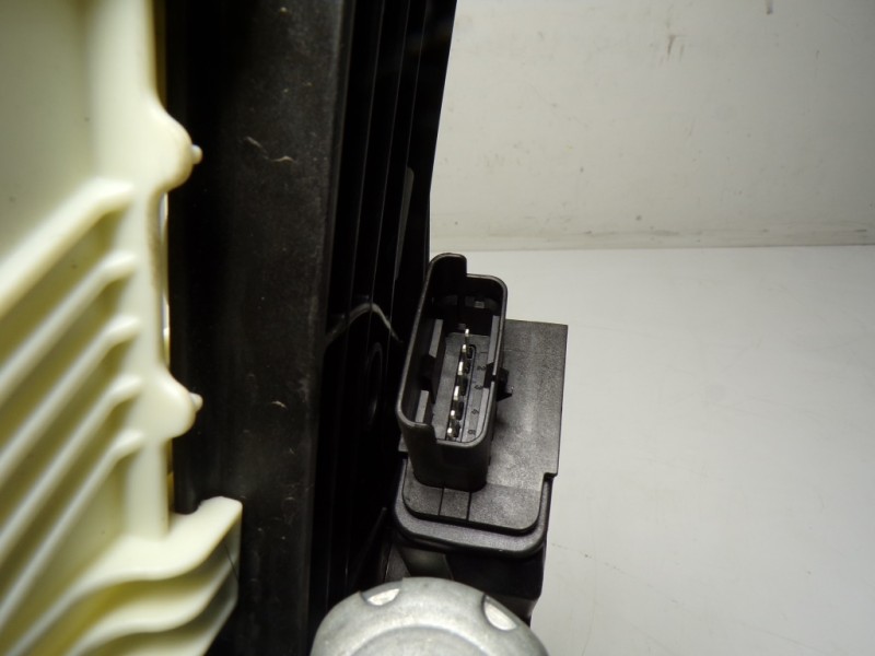 Recambio de elevalunas trasero derecho para opel grandland x 1.5 cdti dpf referencia OEM IAM 9815403780 9830320480 