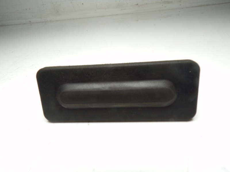 Recambio de maneta porton para opel grandland x 1.5 cdti dpf referencia OEM IAM 9827560380 95835T02 