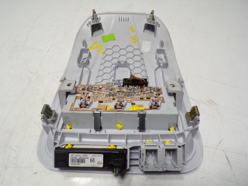 Recambio de piloto interior para opel grandland x 1.5 cdti dpf referencia OEM IAM YQ000142PR 455567867 