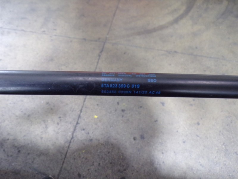Recambio de amortiguador capot para volkswagen touran (5t1) 2.0 tdi referencia OEM IAM 5TA823359C 5TA823359C 
