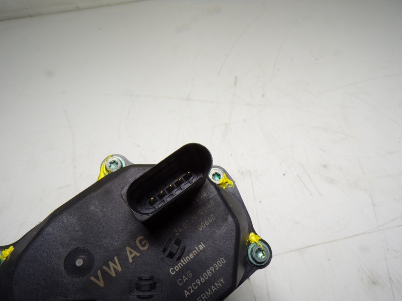 Recambio de caja mariposa para volkswagen touran (5t1) 2.0 tdi referencia OEM IAM 04L128063AA 04L131501M 