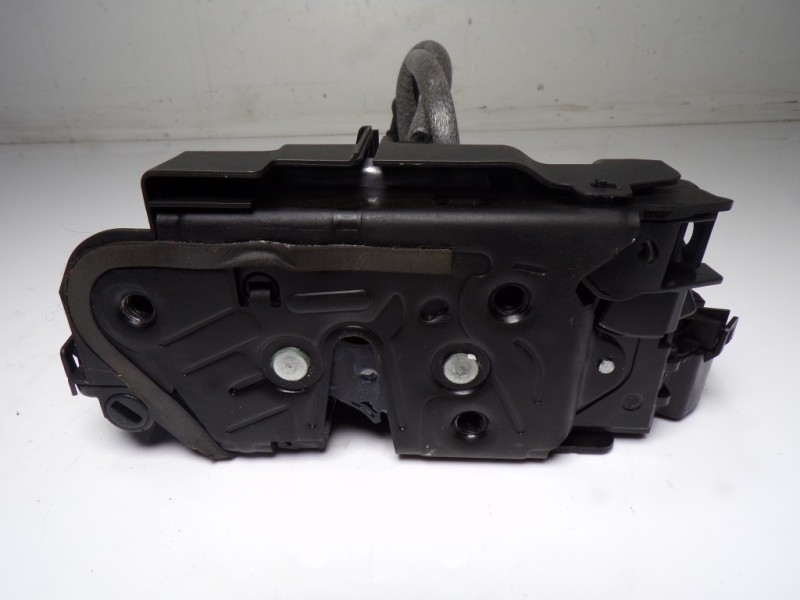 Recambio de cerradura puerta trasera derecha para volkswagen touran (5t1) 2.0 tdi referencia OEM IAM 5TA839016L 5TA839016L 