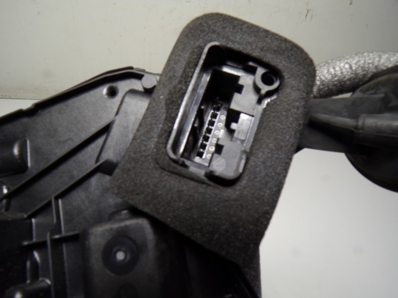 Recambio de cerradura puerta trasera izquierda para volkswagen touran (5t1) 2.0 tdi referencia OEM IAM 5TA839015L 5TA839015L 