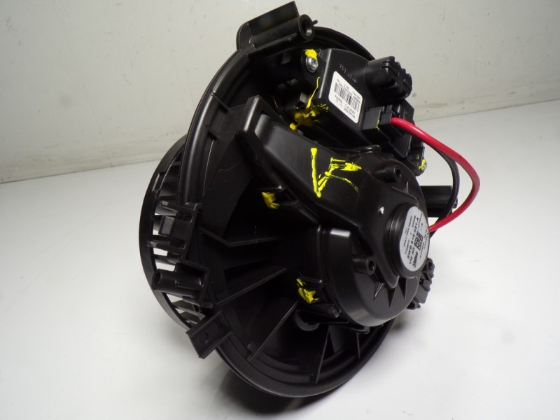 Recambio de motor calefaccion para volkswagen touran (5t1) 2.0 tdi referencia OEM IAM 3Q1819021C 5WB819021A 