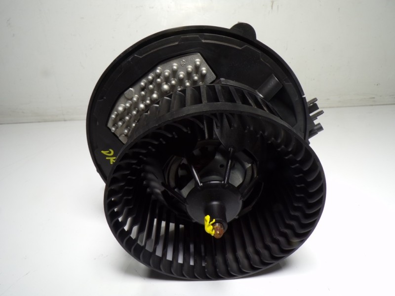 Recambio de motor calefaccion para volkswagen touran (5t1) 2.0 tdi referencia OEM IAM 3Q1819021C 5WB819021A 