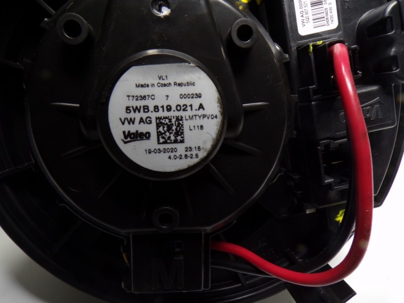 Recambio de motor calefaccion para volkswagen touran (5t1) 2.0 tdi referencia OEM IAM 3Q1819021C 5WB819021A 