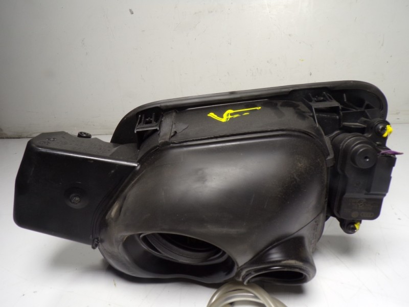 Recambio de tapa combustible para volkswagen touran (5t1) 2.0 tdi referencia OEM IAM 5TA809857CGRU  