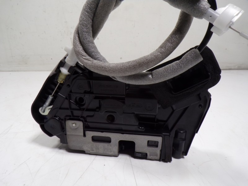 Recambio de cerradura puerta delantera derecha para seat leon sportstourer (kl8) xcellence referencia OEM IAM 5TB837016E 5TB9370