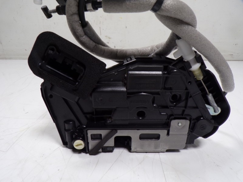 Recambio de cerradura puerta trasera izquierda para seat leon sportstourer (kl8) xcellence referencia OEM IAM 5TA839015L 5TA8390