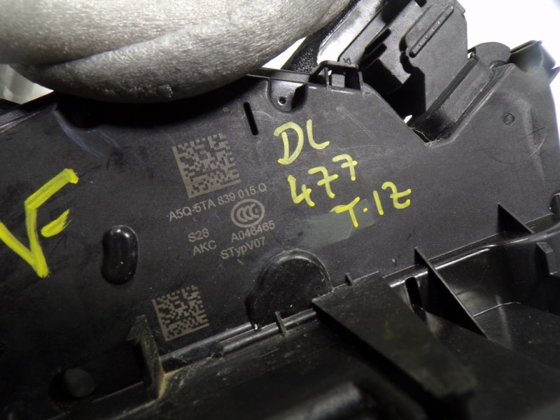 Recambio de cerradura puerta trasera izquierda para seat leon sportstourer (kl8) xcellence referencia OEM IAM 5TA839015L 5TA8390