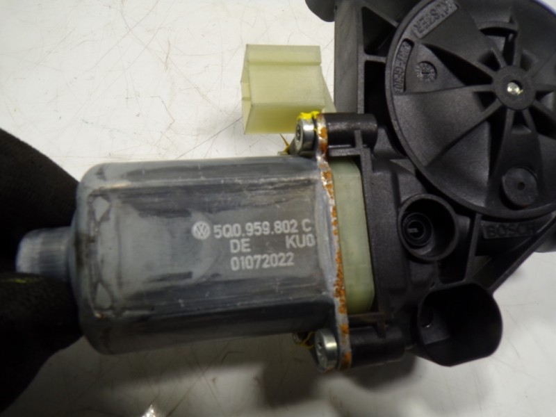 Recambio de motor elevalunas delantero derecho para seat leon sportstourer (kl8) xcellence referencia OEM IAM 5Q0959802C 5Q09598