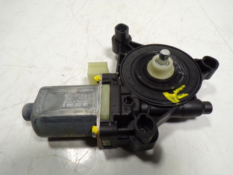 Recambio de motor elevalunas delantero izquierdo para seat leon sportstourer (kl8) xcellence referencia OEM IAM 5Q0959801C 5Q095