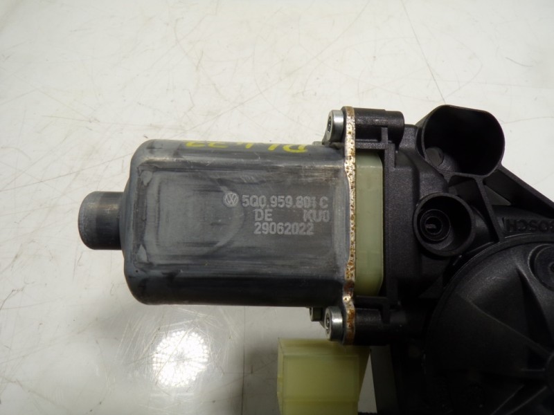 Recambio de motor elevalunas delantero izquierdo para seat leon sportstourer (kl8) xcellence referencia OEM IAM 5Q0959801C 5Q095