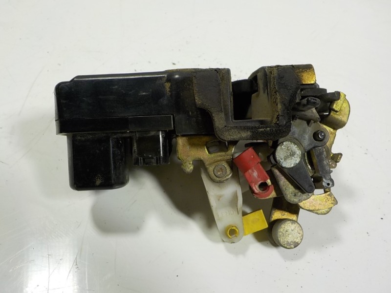 Recambio de cerradura puerta trasera derecha para jeep commander 3.0 v6 crd limited referencia OEM IAM 55396532AB  