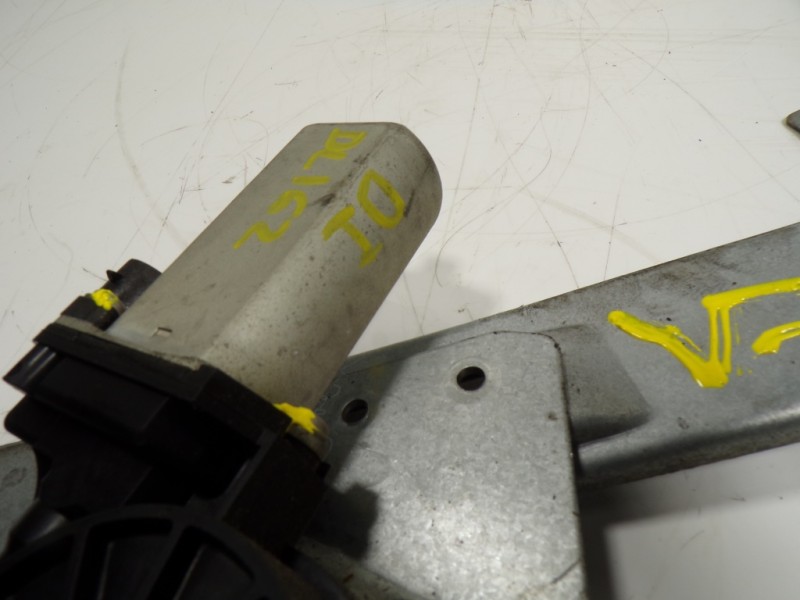 Recambio de elevalunas delantero izquierdo para dacia duster 1.5 dci diesel fap cat referencia OEM IAM 807213506R 128000841 