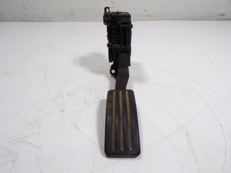 Recambio de potenciometro pedal para dacia duster 1.5 dci diesel fap cat referencia OEM IAM 6001548477 6PV00908502 