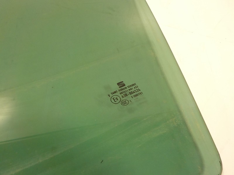 Recambio de cristal puerta trasero izquierdo para seat ibiza (kj1) fr referencia OEM IAM 6F0845025C  