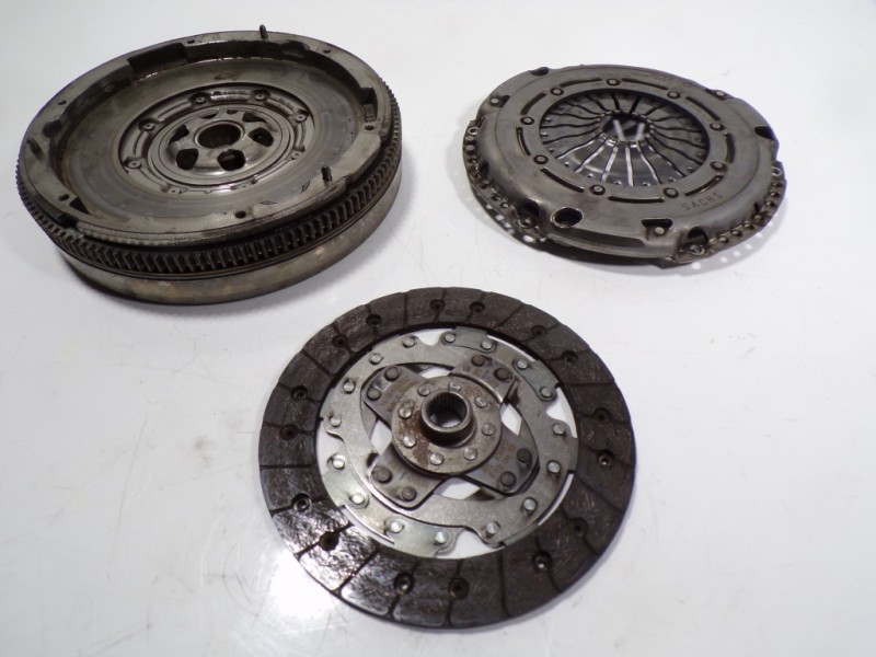 Recambio de kit embrague para seat ibiza (kj1) fr referencia OEM IAM 05C141015 05C141025A 05C105266