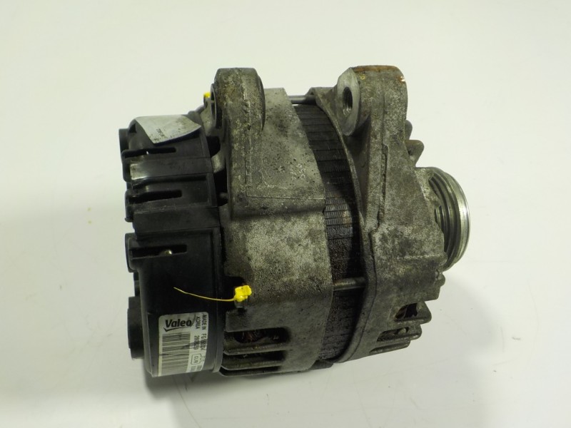 Recambio de alternador para kia sorento drive 2wd referencia OEM IAM  373002F100 