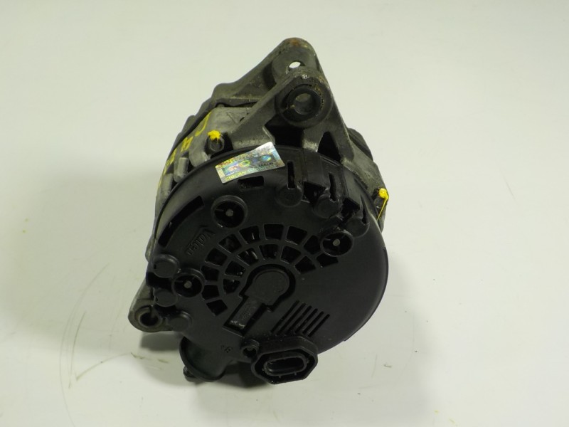 Recambio de alternador para kia sorento drive 2wd referencia OEM IAM  373002F100 