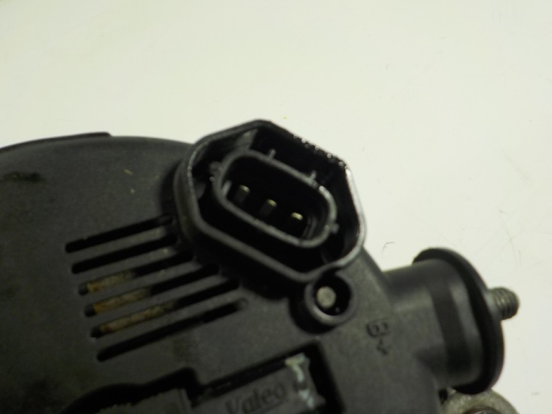 Recambio de alternador para kia sorento drive 2wd referencia OEM IAM  373002F100 