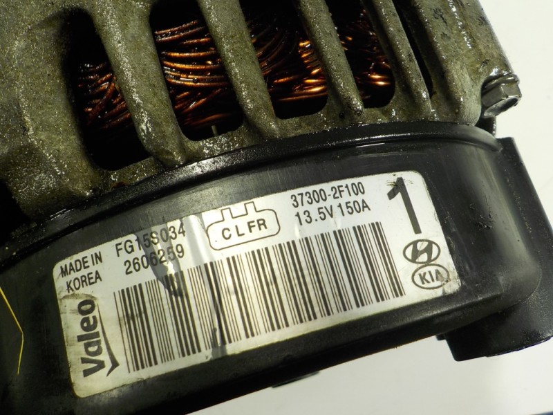 Recambio de alternador para kia sorento drive 2wd referencia OEM IAM  373002F100 