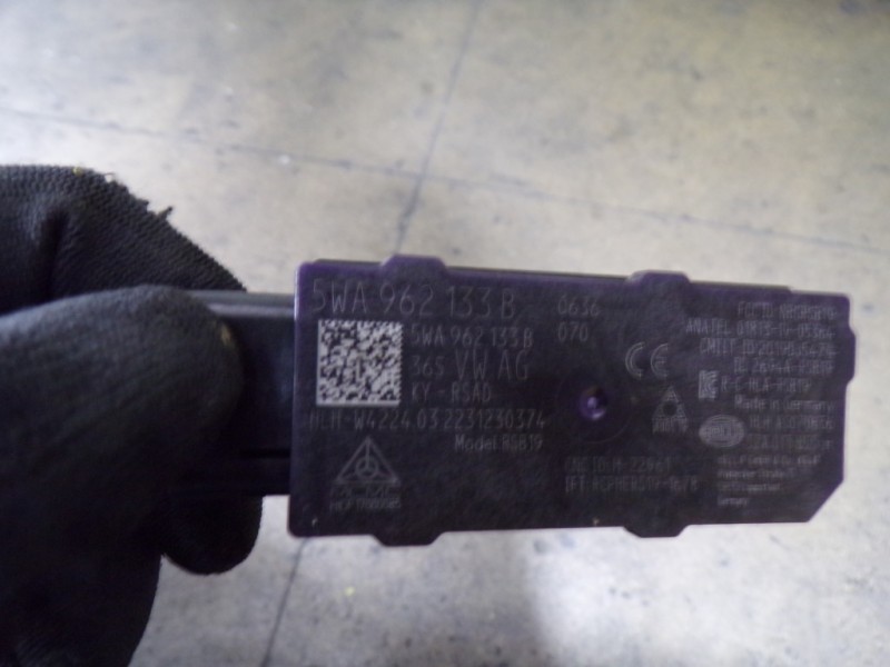 Recambio de modulo electronico para seat leon sportstourer (kl8) xcellence referencia OEM IAM 5WA962133B 5WA962133B 