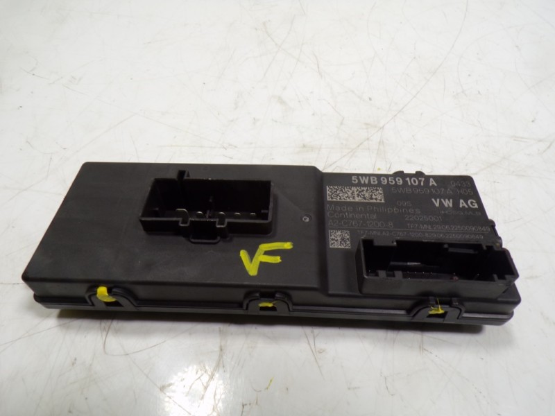 Recambio de modulo electronico para seat leon sportstourer (kl8) xcellence referencia OEM IAM 5WB959107A 5WB959107A 