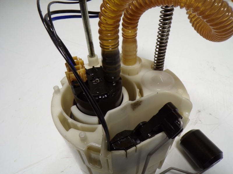 Recambio de aforador para bmw serie 3 touring (f31) 320d referencia OEM IAM 16117243972 724397210 