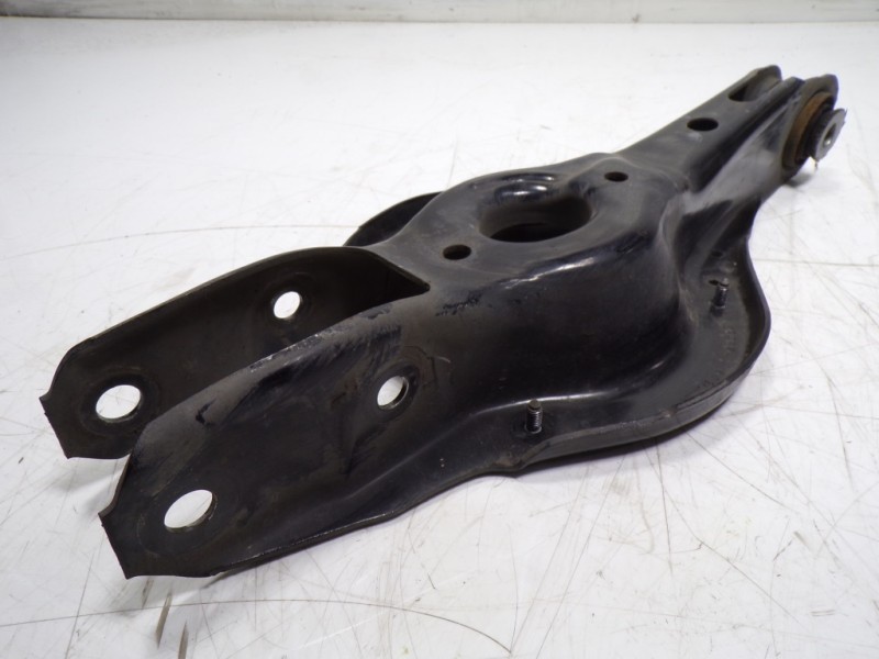 Recambio de brazo suspension inferior trasero izquierdo para bmw serie 3 touring (f31) 320d referencia OEM IAM 33326884694  