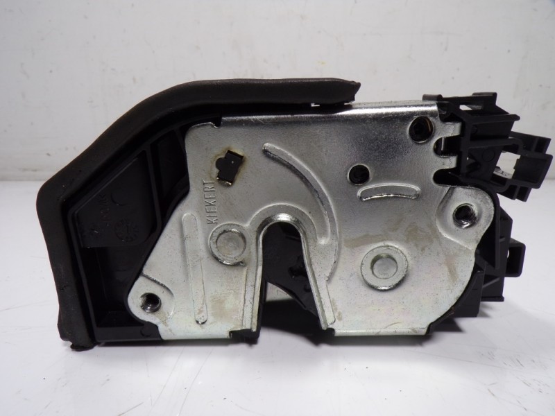 Recambio de cerradura puerta trasera derecha para bmw serie 3 touring (f31) 320d referencia OEM IAM 51227202148 7229460 
