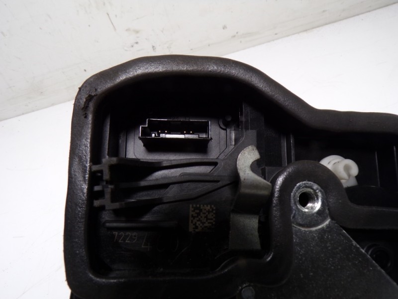 Recambio de cerradura puerta trasera derecha para bmw serie 3 touring (f31) 320d referencia OEM IAM 51227202148 7229460 