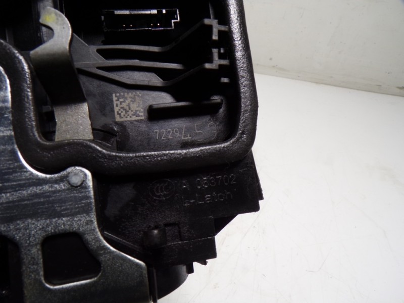 Recambio de cerradura puerta trasera izquierda para bmw serie 3 touring (f31) 320d referencia OEM IAM 51227202147 7229459 