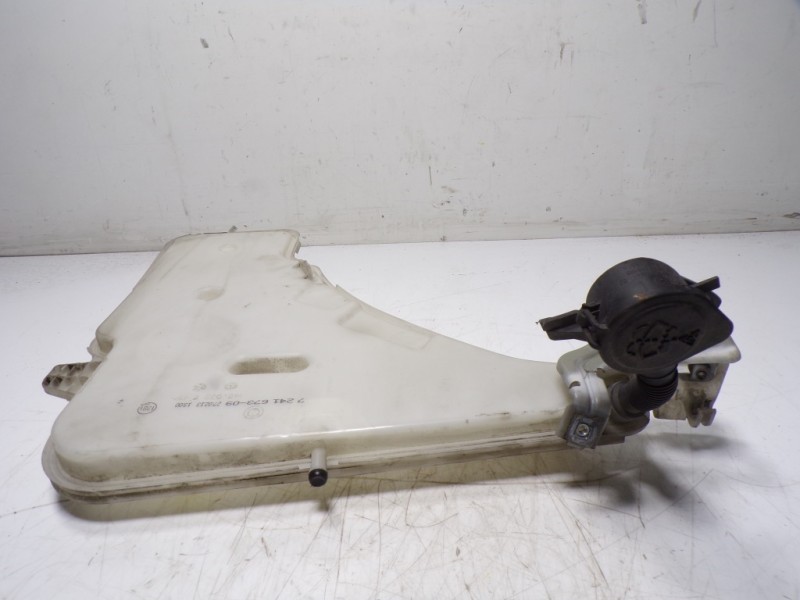 Recambio de deposito limpia para bmw serie 3 touring (f31) 320d referencia OEM IAM 61667241674 724167309 