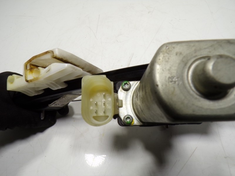 Recambio de elevalunas trasero izquierdo para bmw serie 3 touring (f31) 320d referencia OEM IAM 51357281887 7351049 67627341563