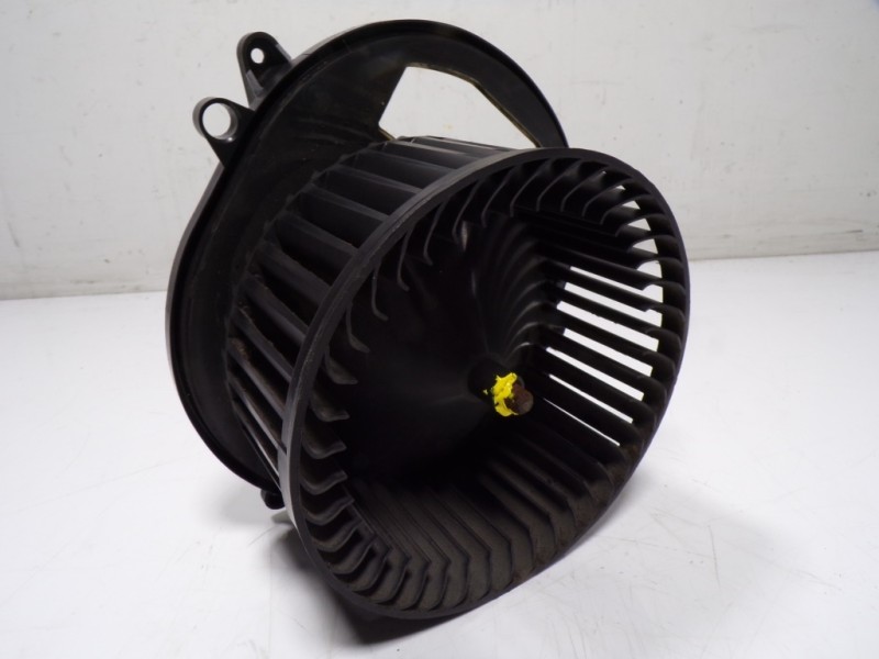 Recambio de motor calefaccion para bmw serie 3 touring (f31) 320d referencia OEM IAM 64119350395 T903542A 