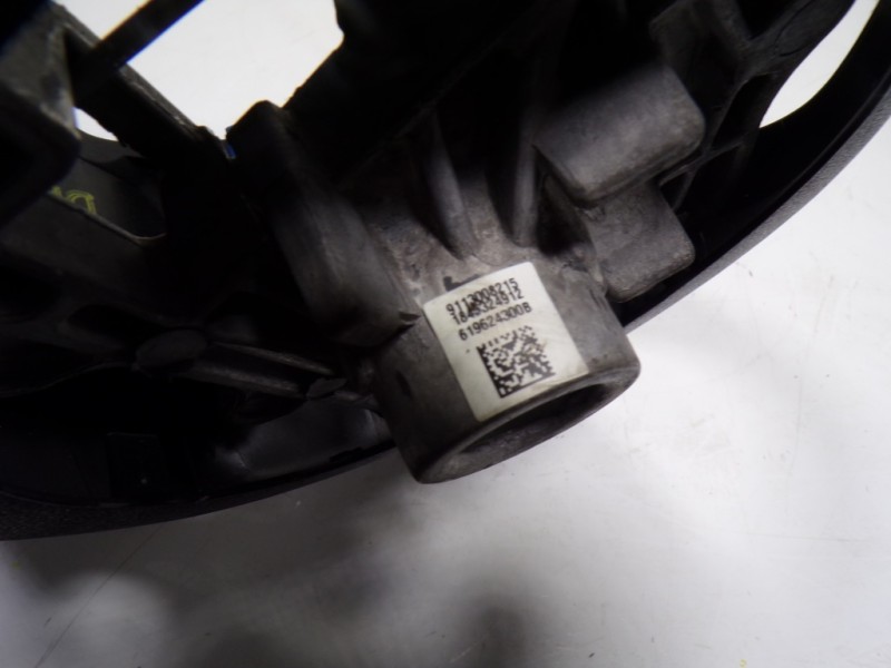 Recambio de volante para peugeot 2008 (--.2013) 1.6 blue-hdi fap referencia OEM IAM  98084115ZD 